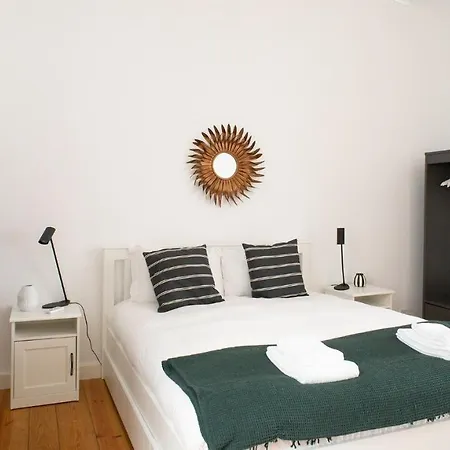 Plum Guide - Hanging Artichoke Appartement